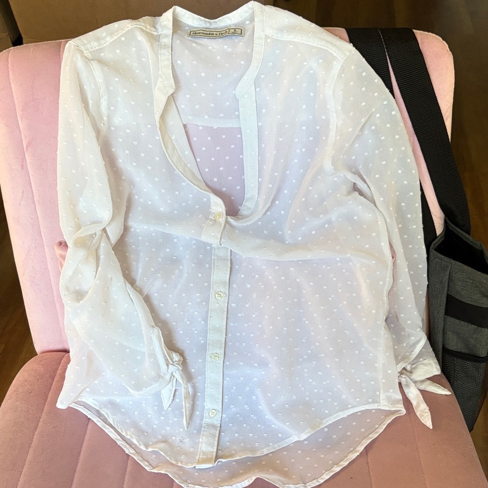 Abercrombie & Fitch White Button-Up Blouse